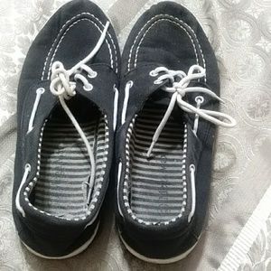 Casual slip-on shoes